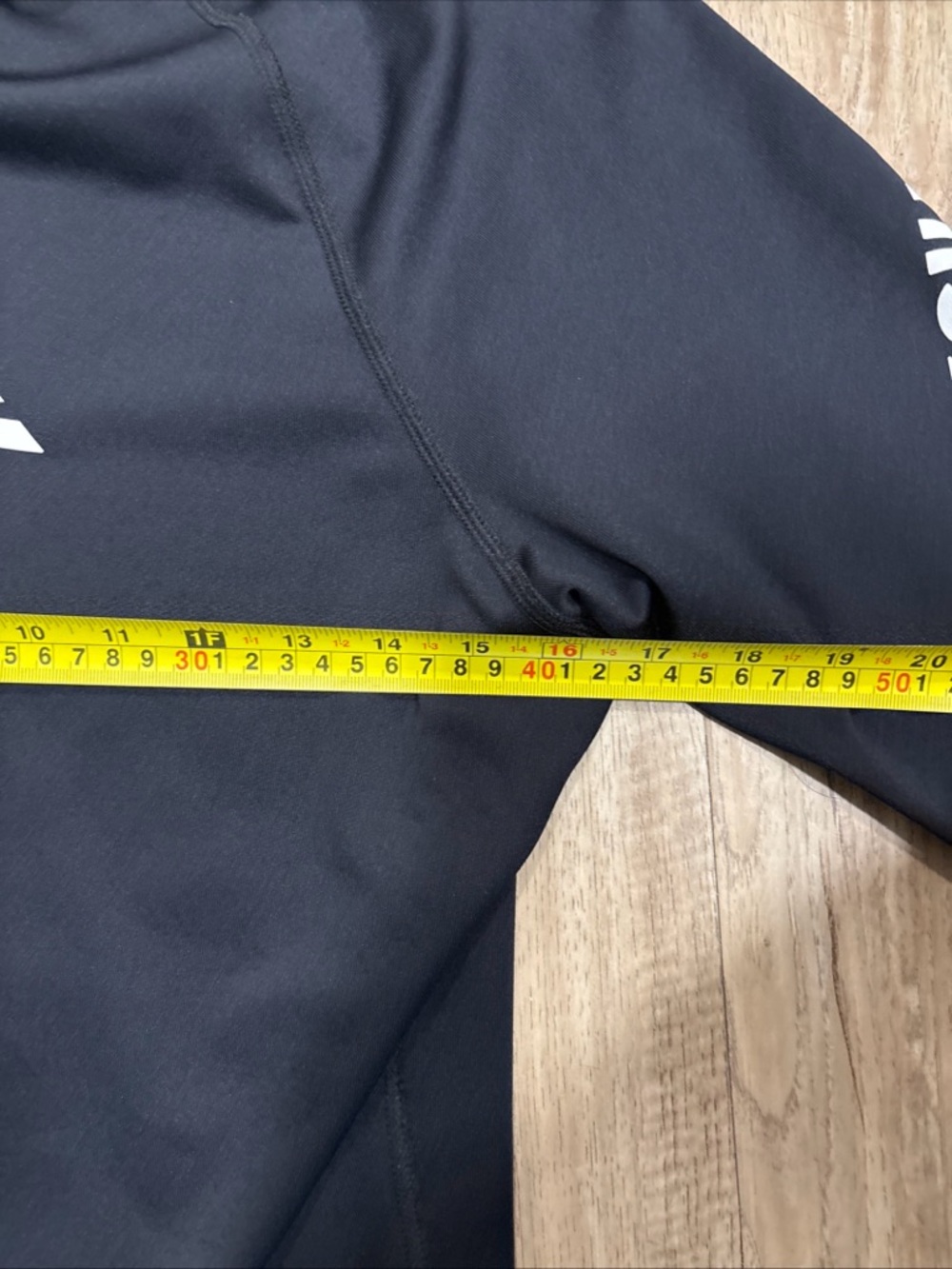 Quiksilver Black Short Sleeve Logo Rash Guard - Picture 5 of 6